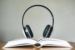 Was ist der Unterschied zwischen einem Hörbuch und einem Hörspiel?
